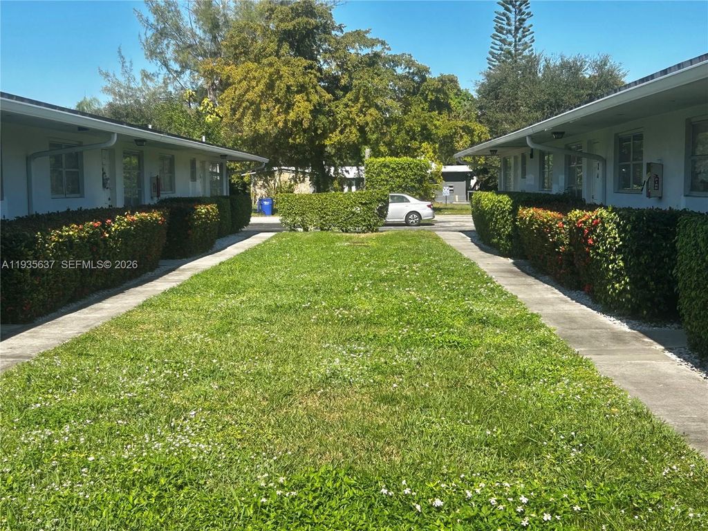 Photo of 2230 Jackson St #1W, Hollywood, FL 33020 (MLS # A11935637)