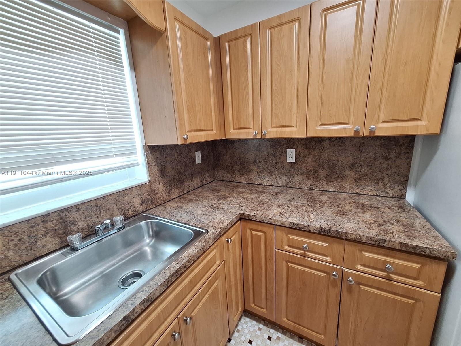 ISLE OF NORMANDY-MIAMI VI - Residential Lease