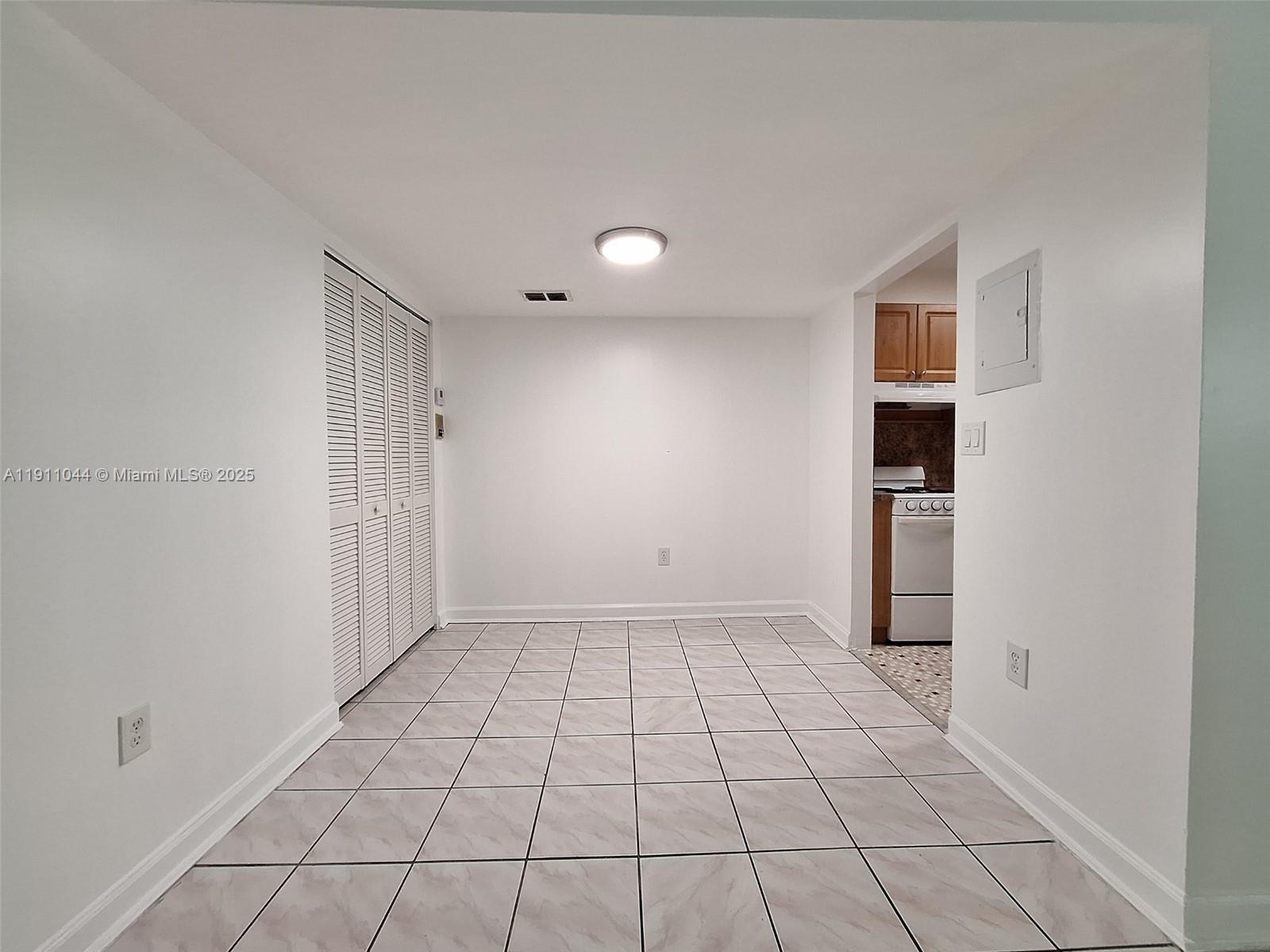 ISLE OF NORMANDY-MIAMI VI - Residential Lease