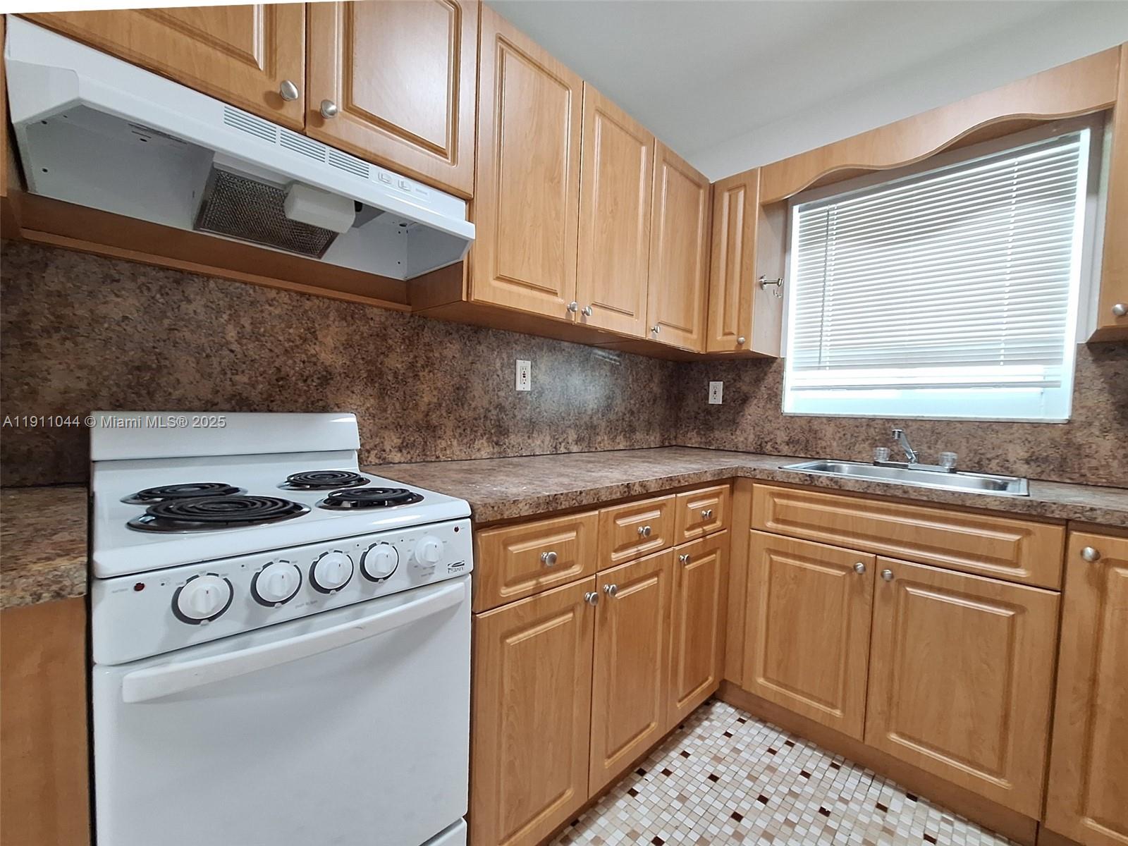 ISLE OF NORMANDY-MIAMI VI - Residential Lease