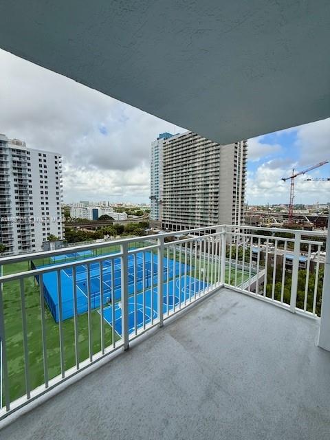 MADISON DOWNTOWN CONDO - Residential