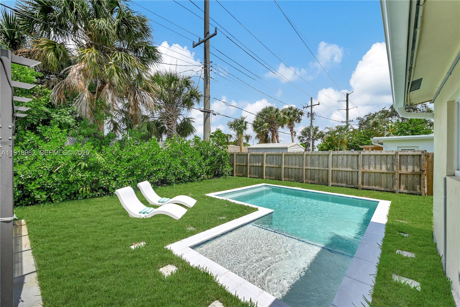 CORAL HEIGHTS SEC 3 - Residential