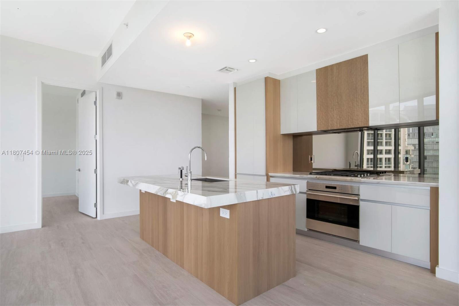 2831 S Bayshore Dr 1405