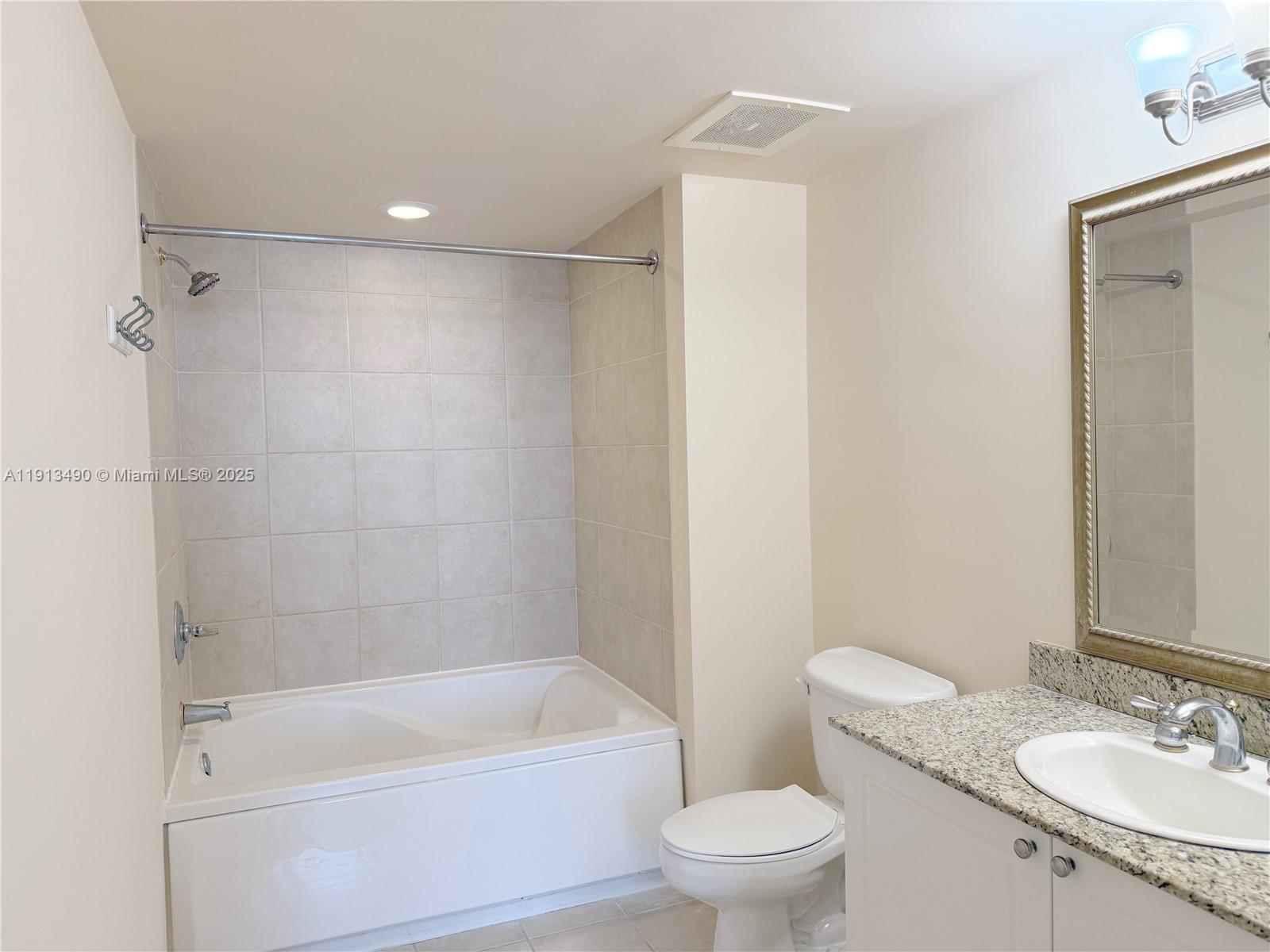 TURNBERRY ON THE GREEN CO - Residential Lease