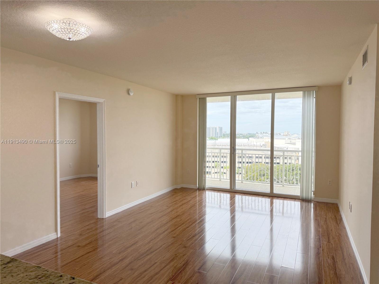 TURNBERRY ON THE GREEN CO - Residential Lease