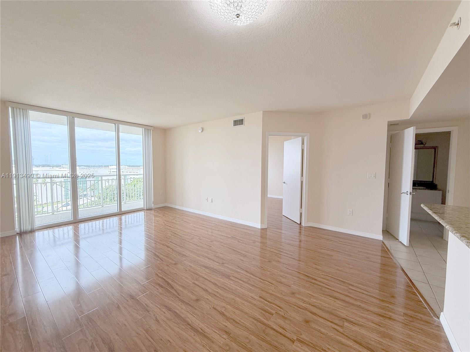 TURNBERRY ON THE GREEN CO - Residential Lease