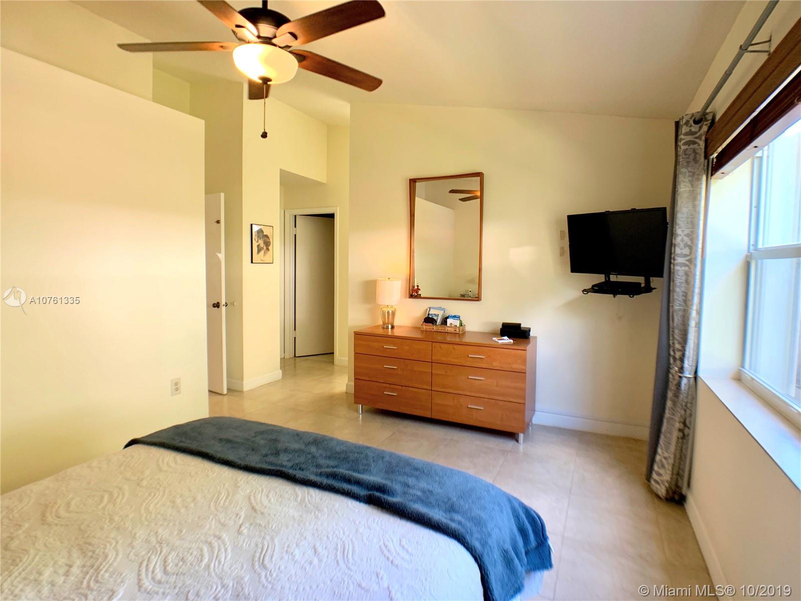 LAKES OF AVALON SEC 3 - Residential