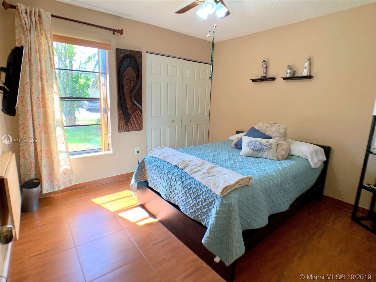 LAKES OF AVALON SEC 3 - Residential