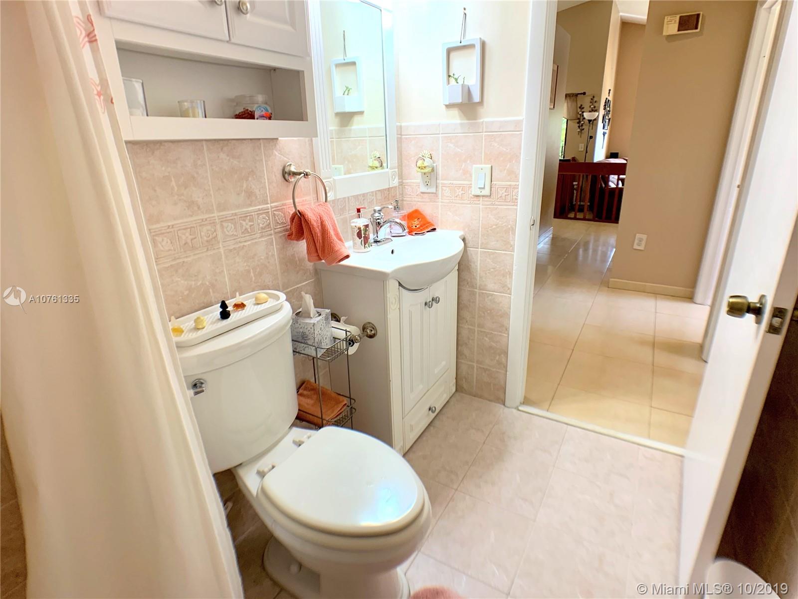 LAKES OF AVALON SEC 3 - Residential