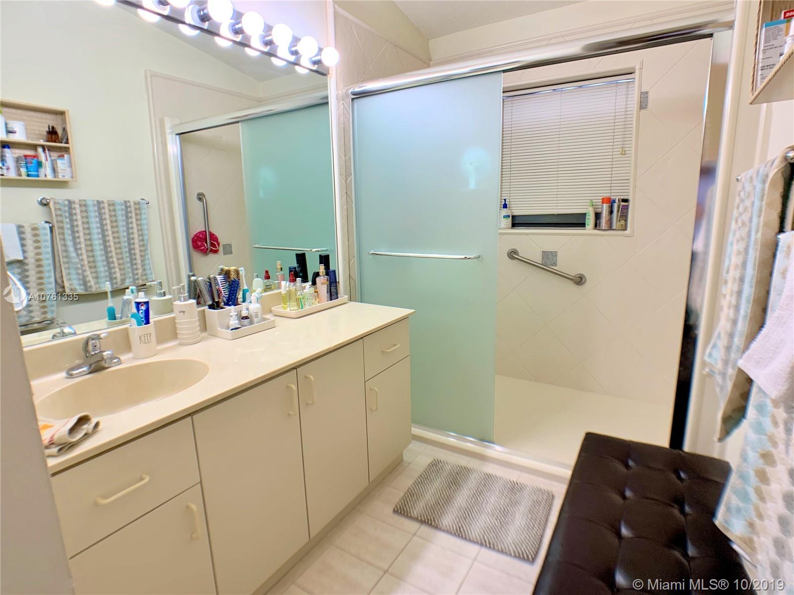 LAKES OF AVALON SEC 3 - Residential