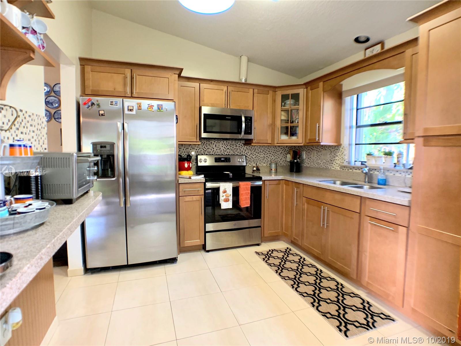 LAKES OF AVALON SEC 3 - Residential