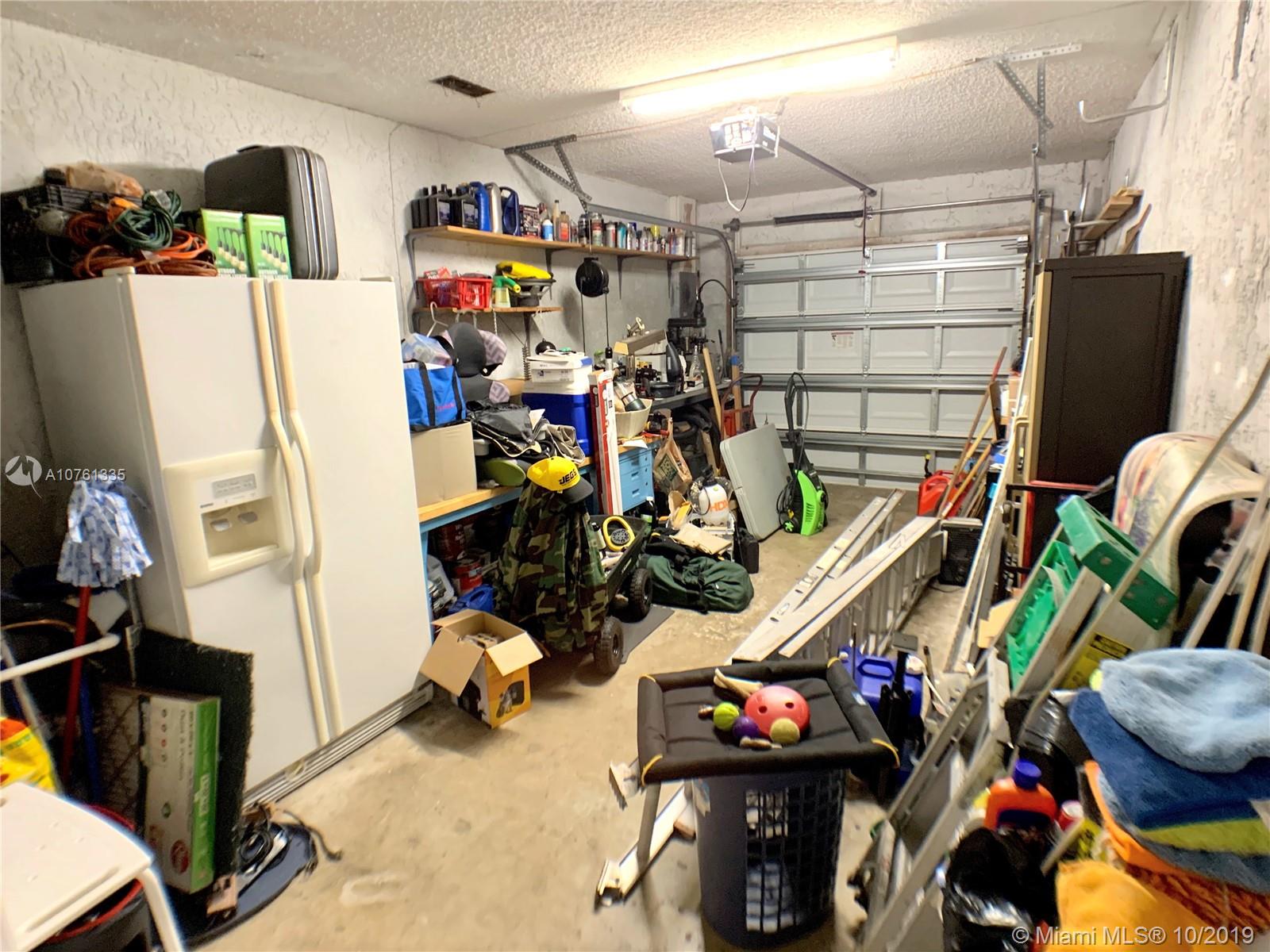 LAKES OF AVALON SEC 3 - Residential