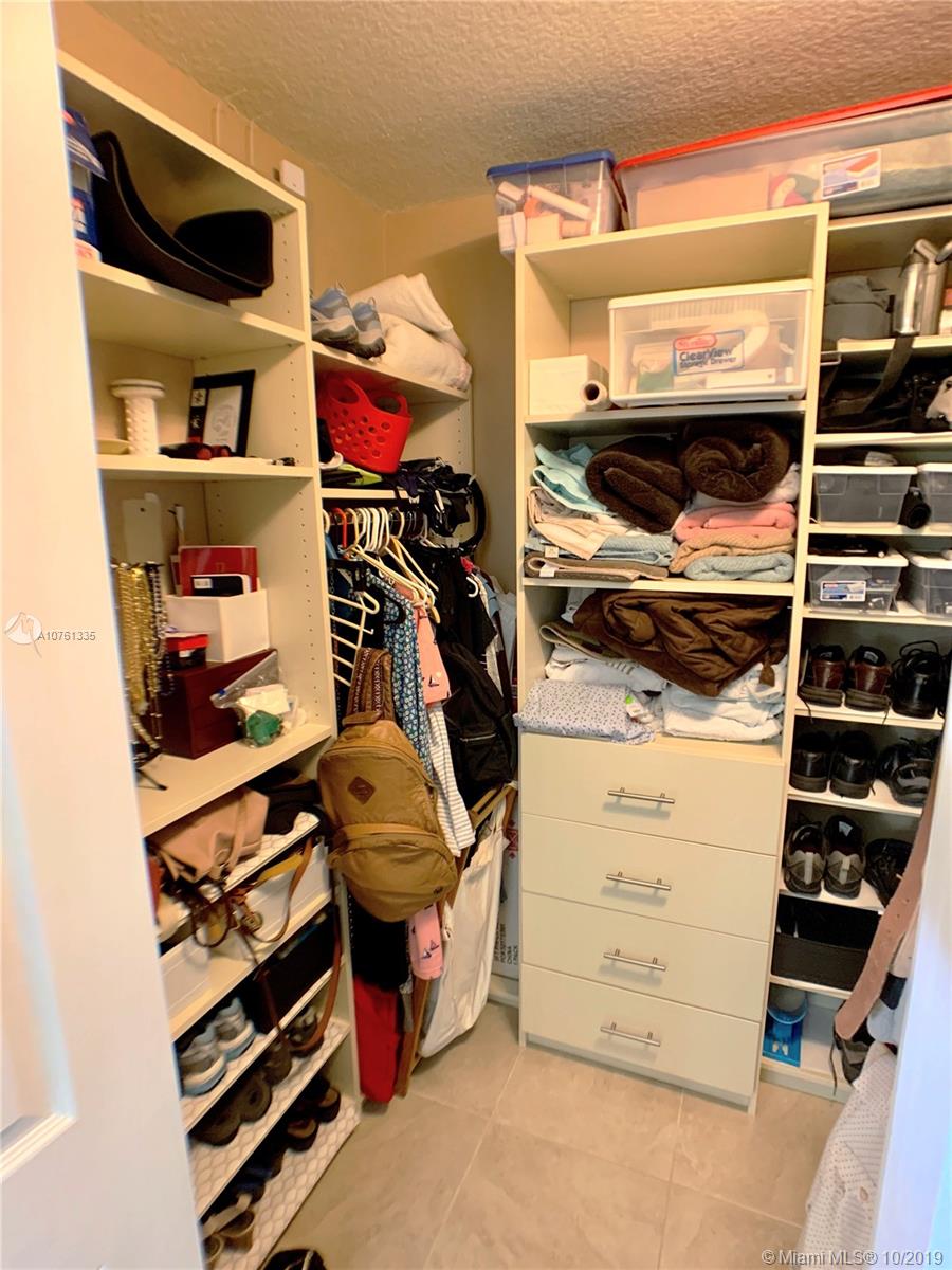 LAKES OF AVALON SEC 3 - Residential