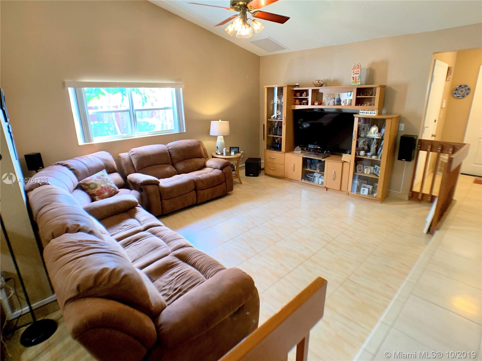 LAKES OF AVALON SEC 3 - Residential