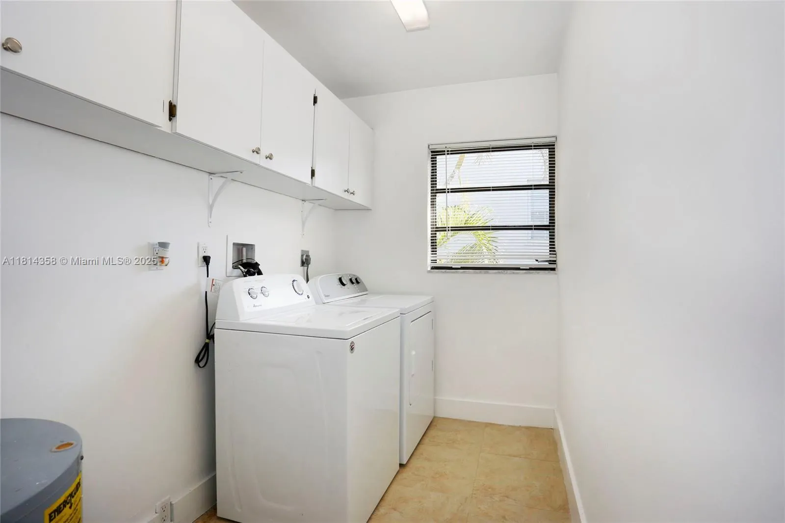 Coral Gables, Florida 33146, United States, 3 Bedrooms Bedrooms, ,2 BathroomsBathrooms,Residential,Active,142668