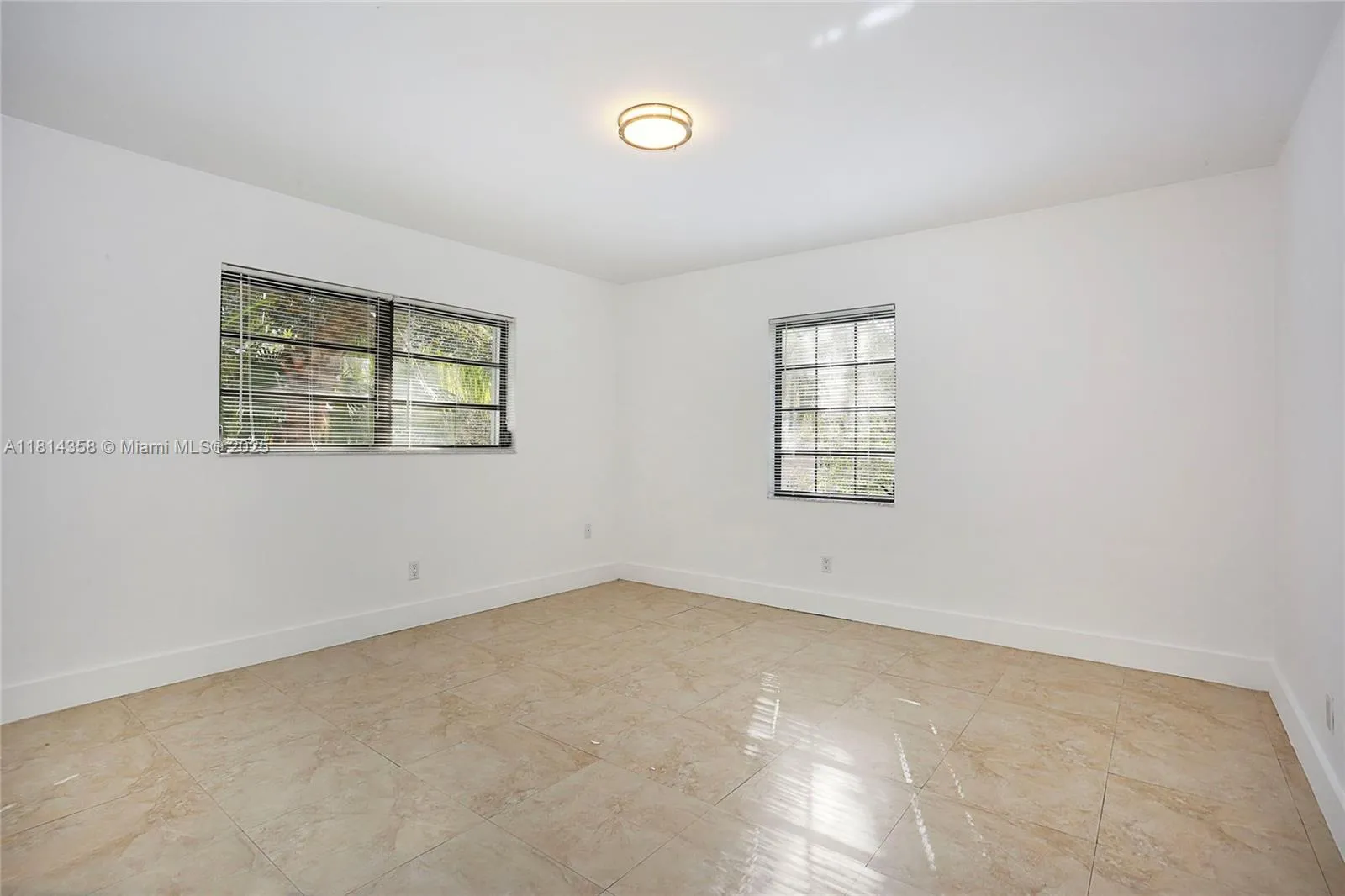 Coral Gables, Florida 33146, United States, 3 Bedrooms Bedrooms, ,2 BathroomsBathrooms,Residential,Active,142668