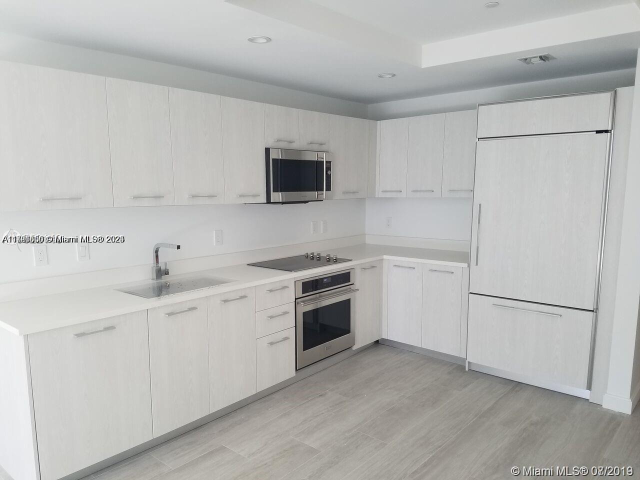 55 SW 9th St 1805