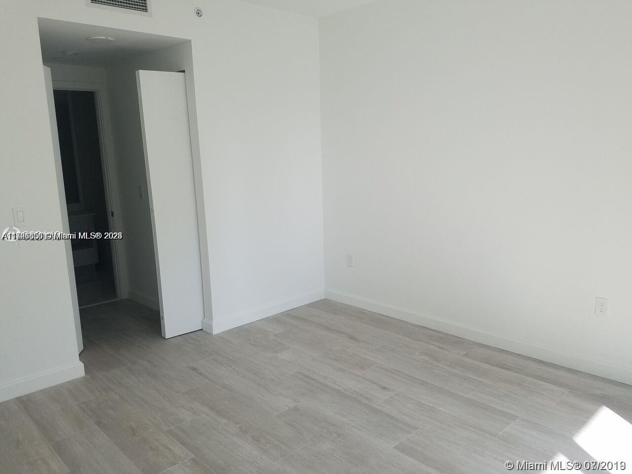 55 SW 9th St 1805