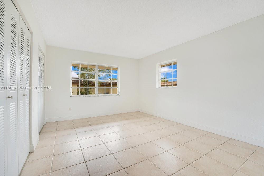 COURTYARDS AT KENDALL CON - Residential