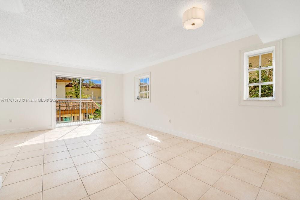 8500 SW 109th Ave 6-220