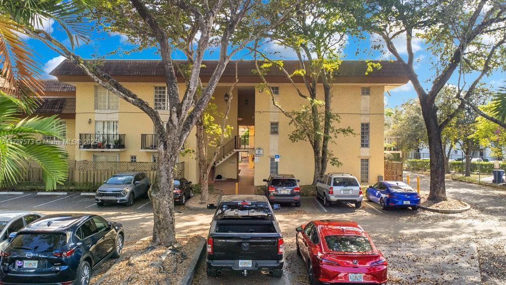 COURTYARDS AT KENDALL CON - Residential