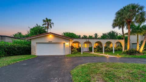 Photo of 620 Lake Dasha Cir, Plantation, FL 33324 (MLS # A12009890)