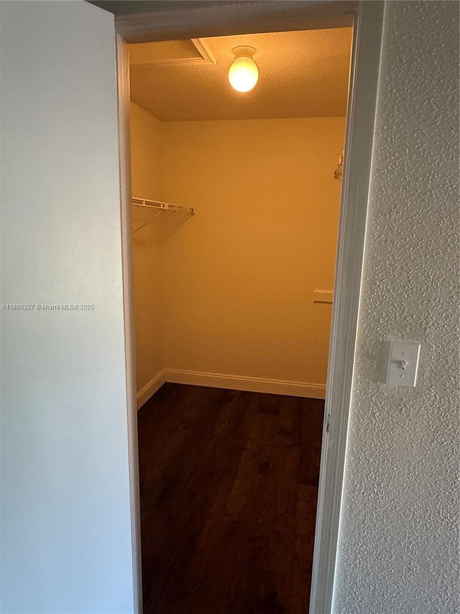 SAVANNAH AT RIVERSIDE CON - Residential