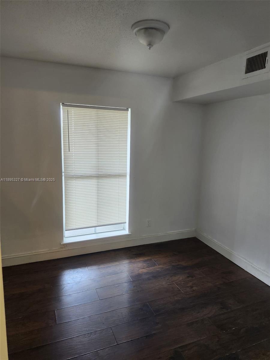 SAVANNAH AT RIVERSIDE CON - Residential