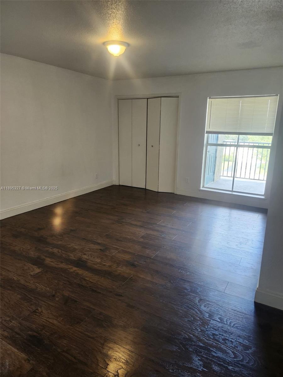 SAVANNAH AT RIVERSIDE CON - Residential