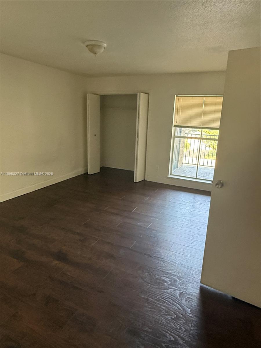 SAVANNAH AT RIVERSIDE CON - Residential