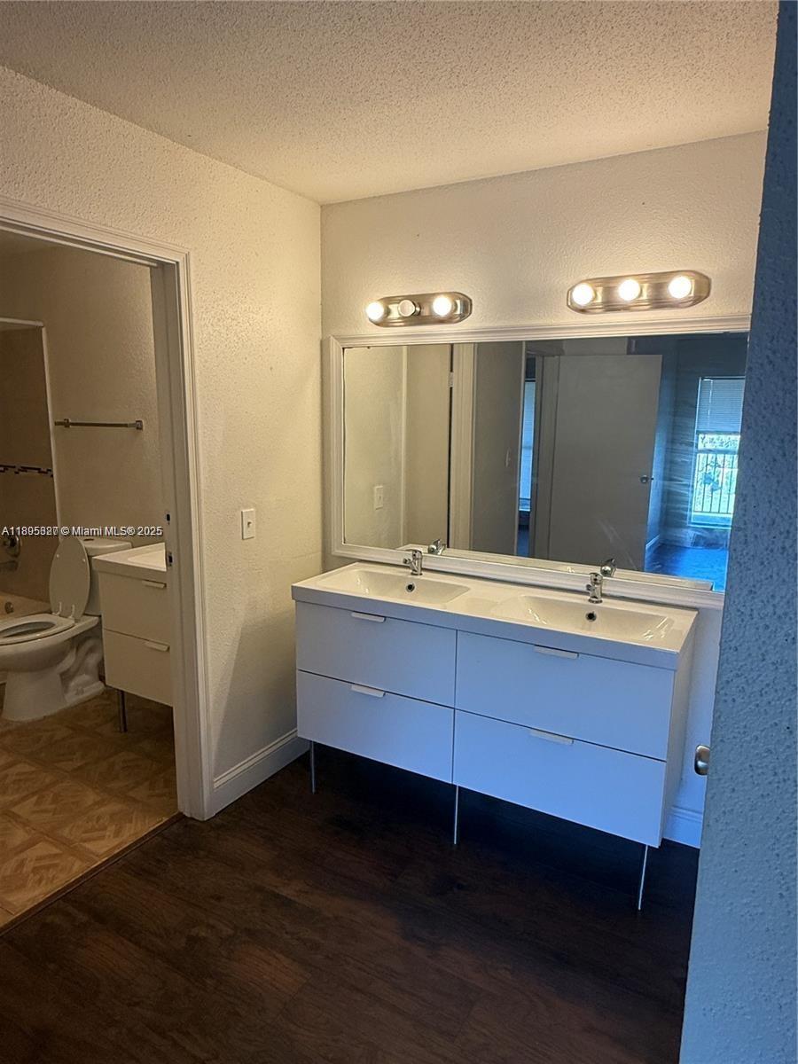 SAVANNAH AT RIVERSIDE CON - Residential