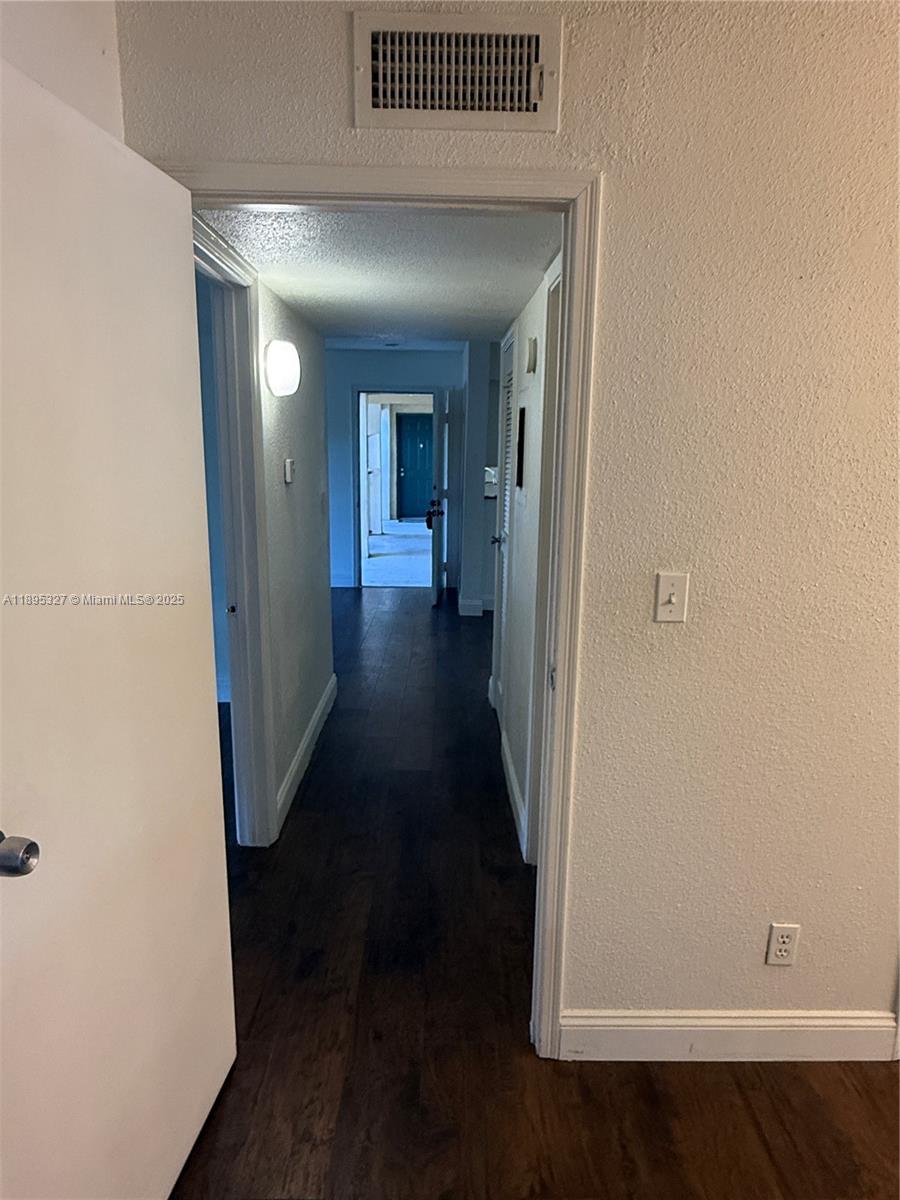 SAVANNAH AT RIVERSIDE CON - Residential