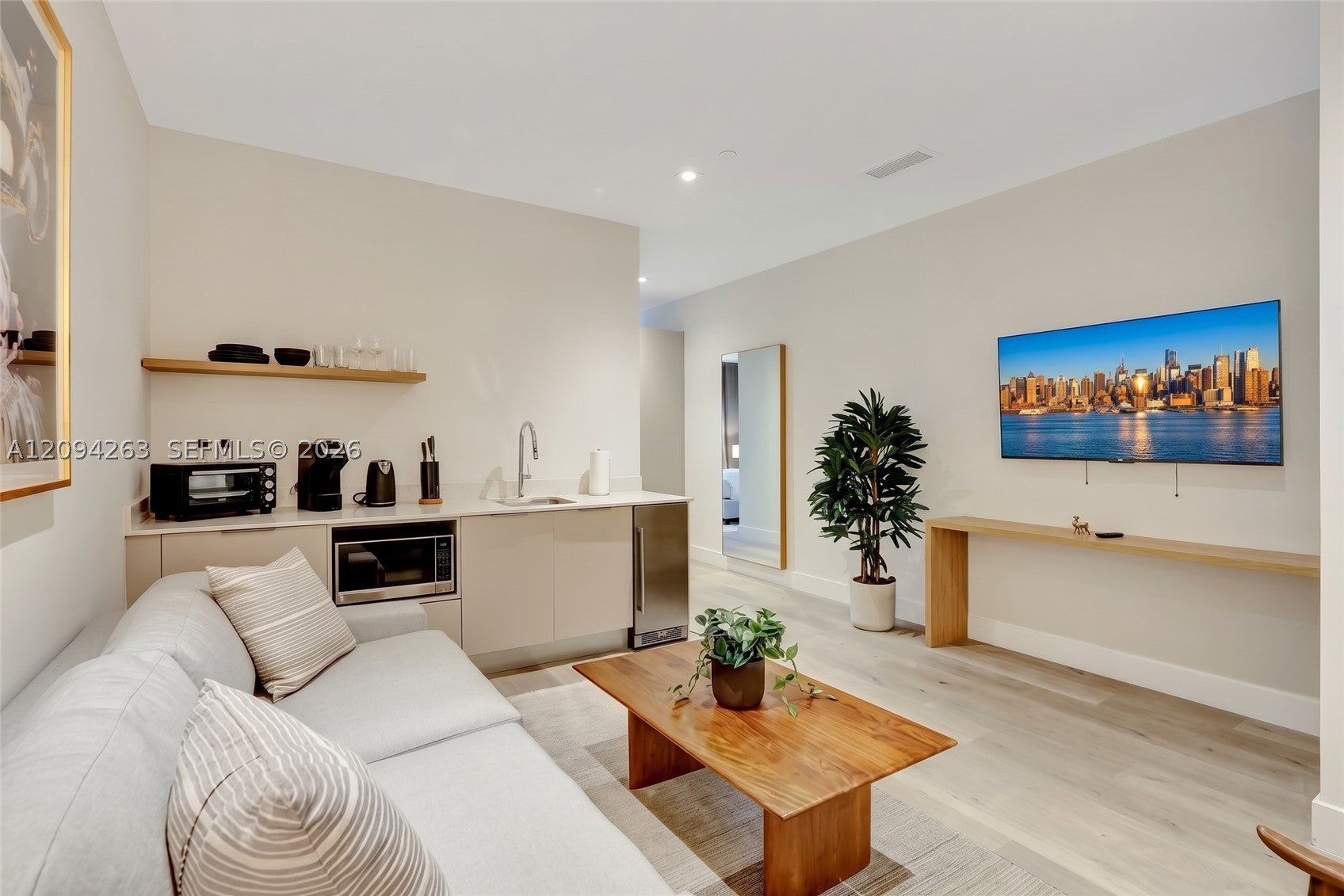 229 SW 9th St 505