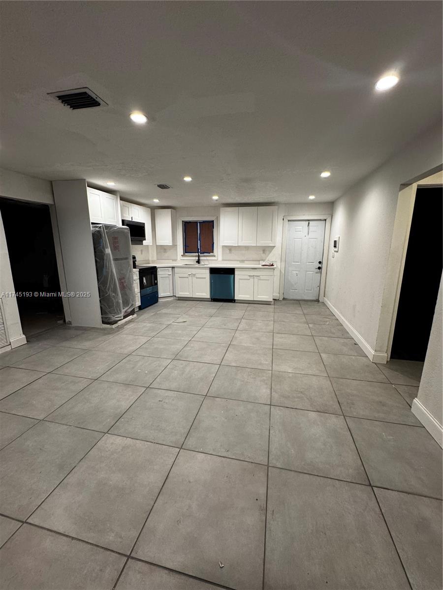 PARK MANOR 1 - Residential Lease