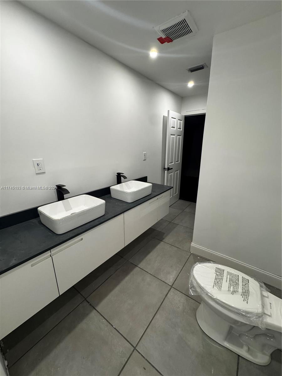 PARK MANOR 1 - Residential Lease