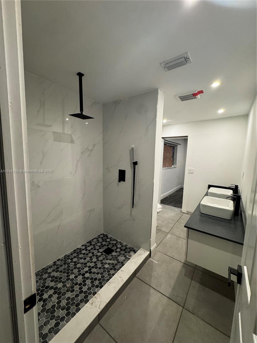 PARK MANOR 1 - Residential Lease