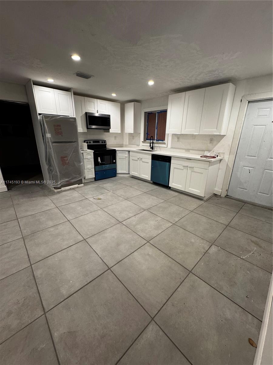 PARK MANOR 1 - Residential Lease