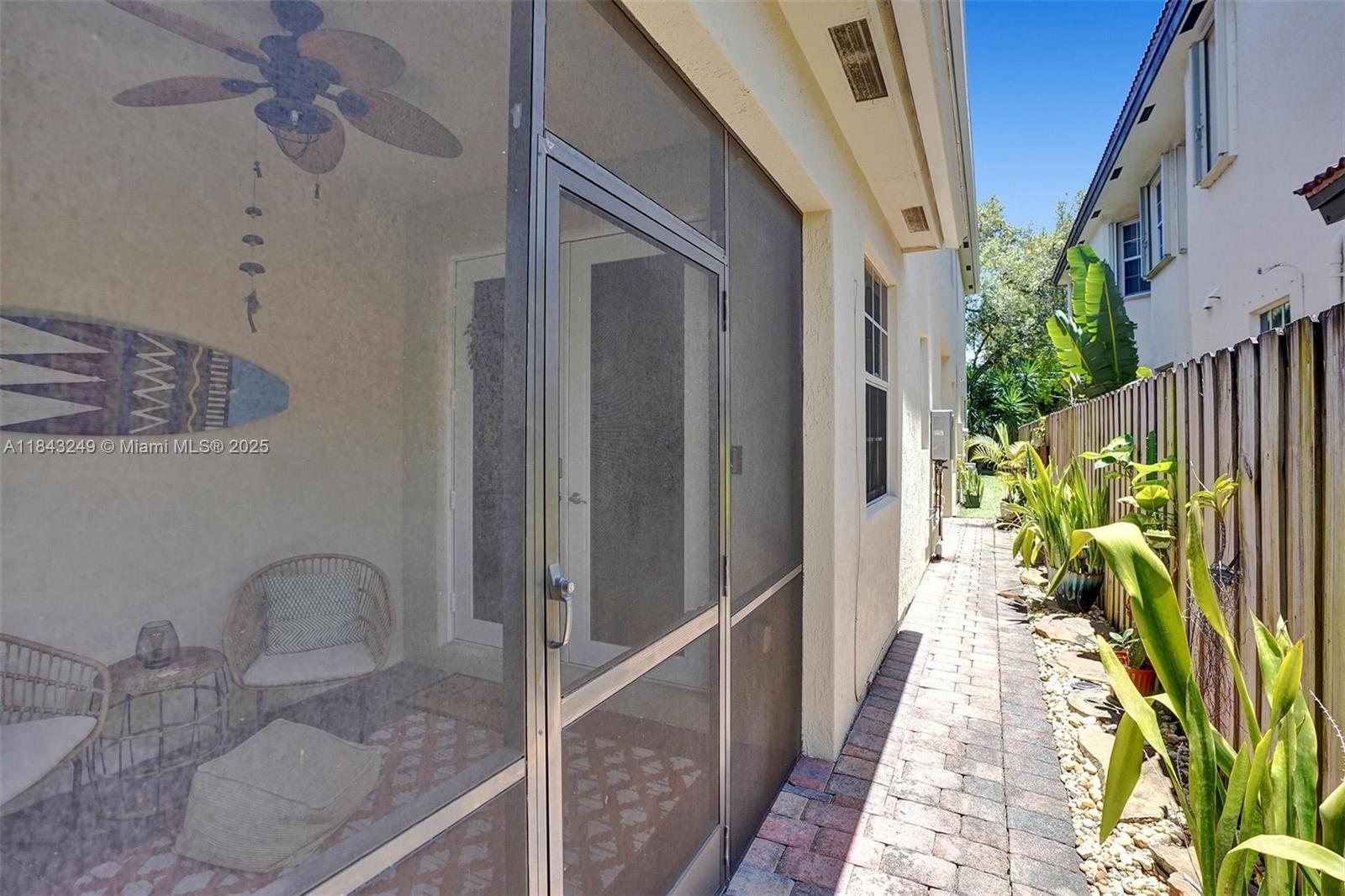 426 SW 9th St
