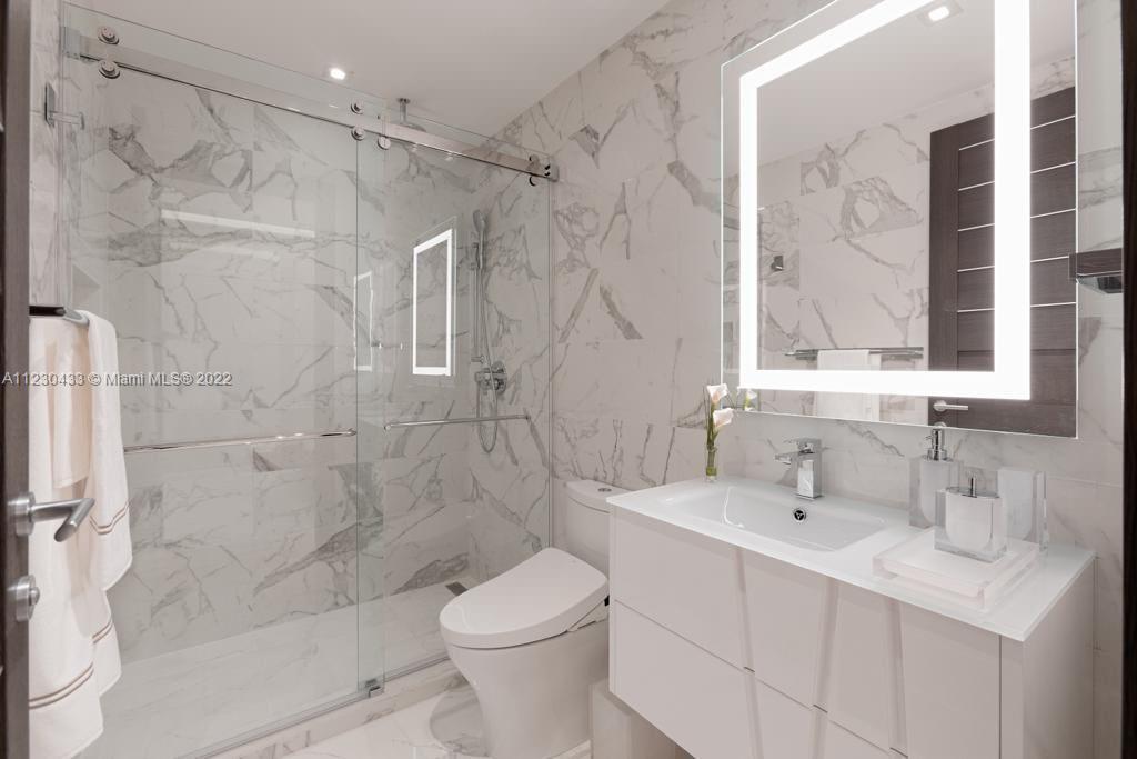 PRIVE CONDO - Residential