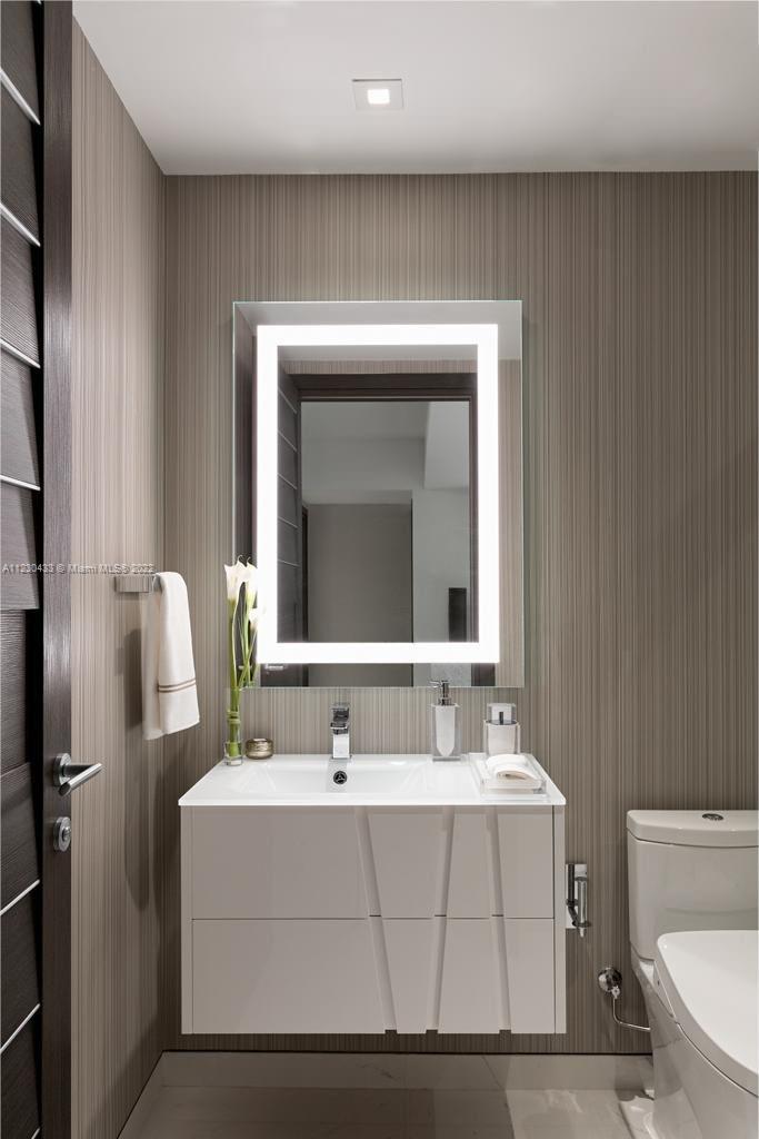 PRIVE CONDO - Residential