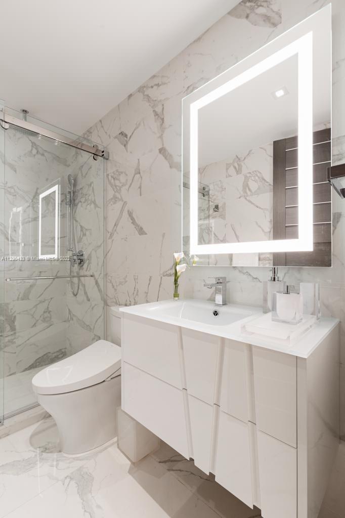 PRIVE CONDO - Residential