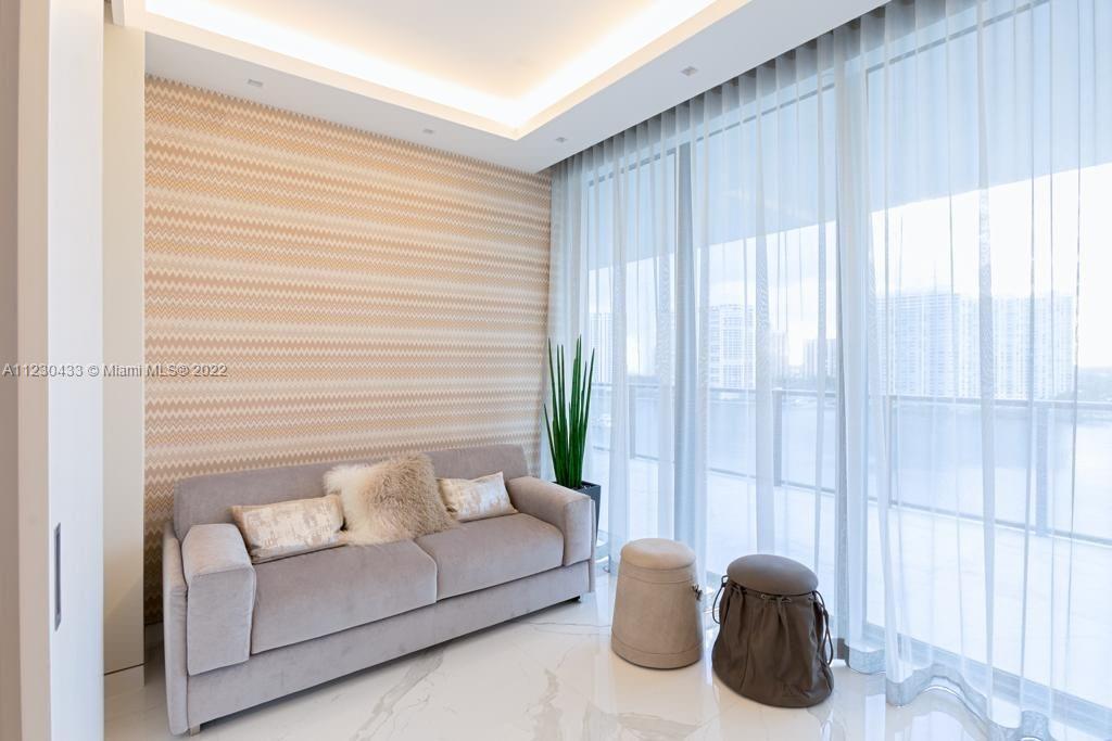 PRIVE CONDO - Residential