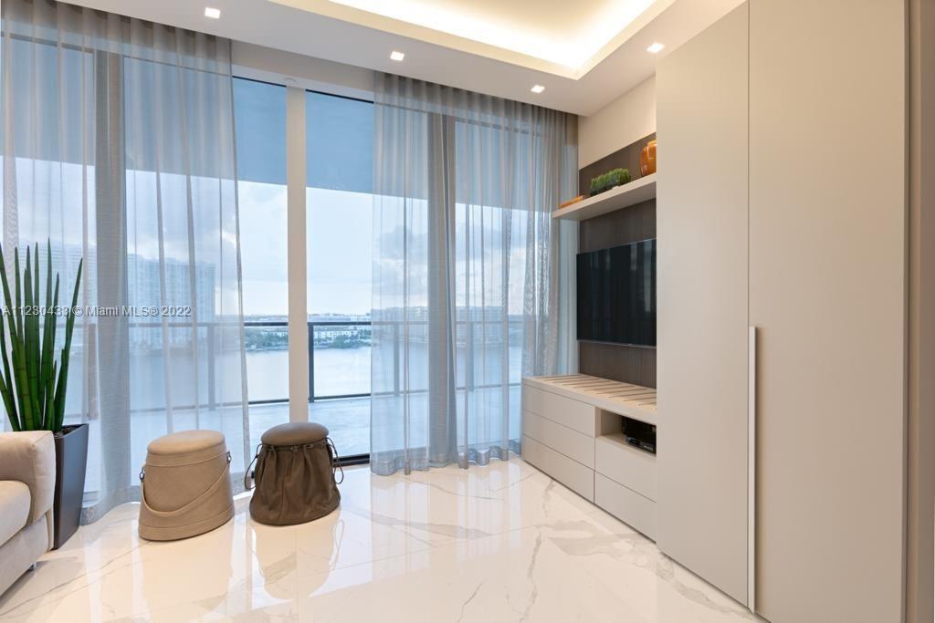 PRIVE CONDO - Residential