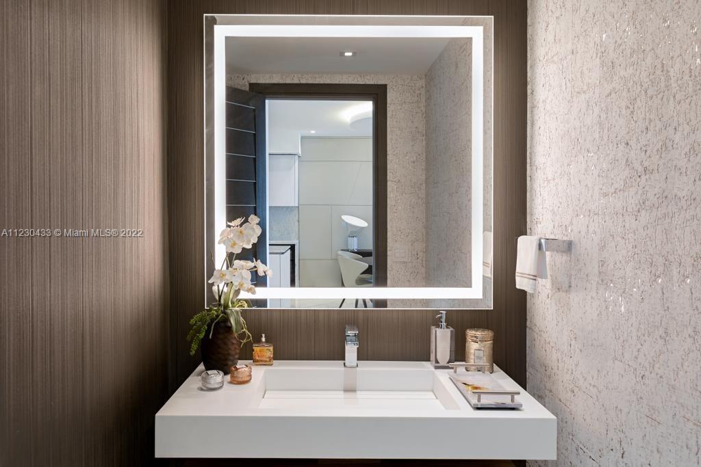 PRIVE CONDO - Residential