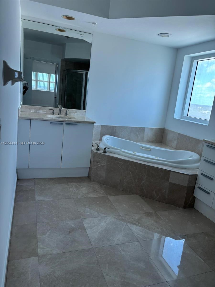 15051 Royal Oaks Ln 1401