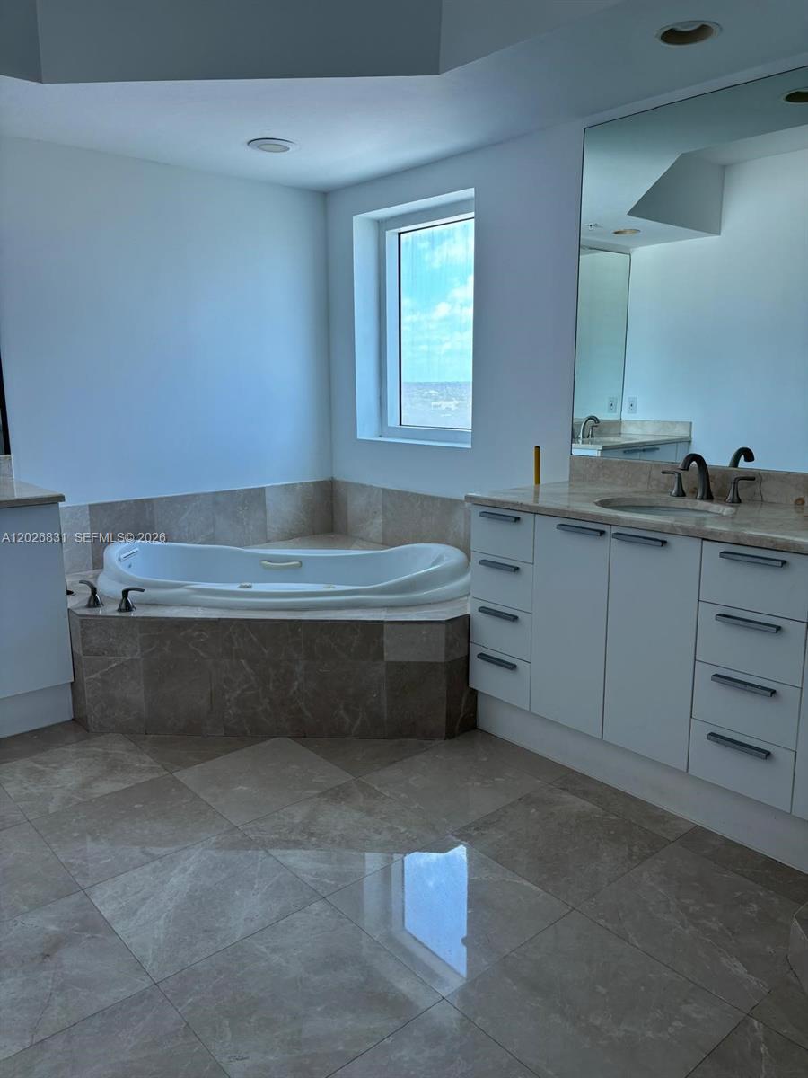 15051 Royal Oaks Ln 1401