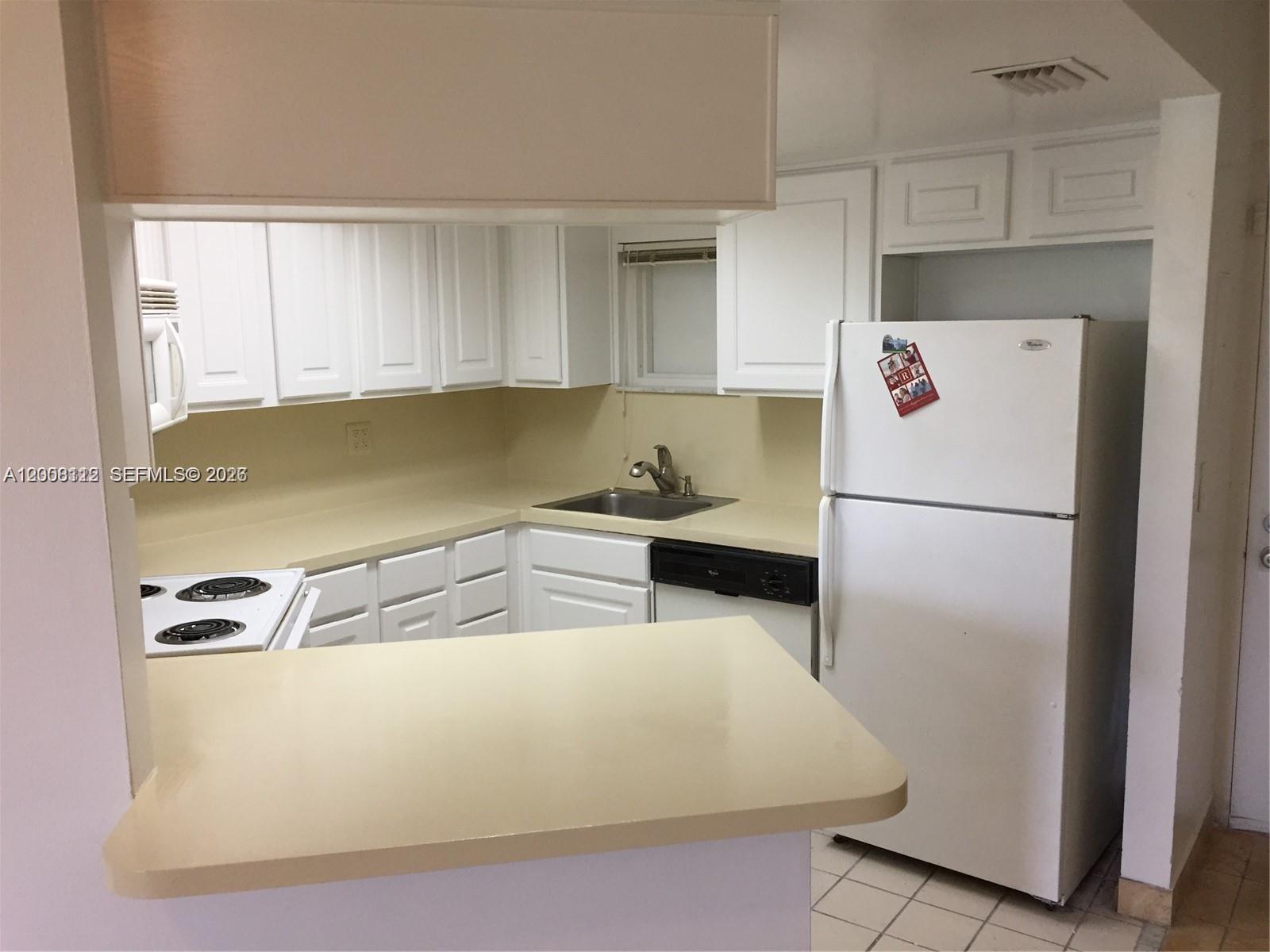 LAS VISTAS AT DORAL CONDO - Residential