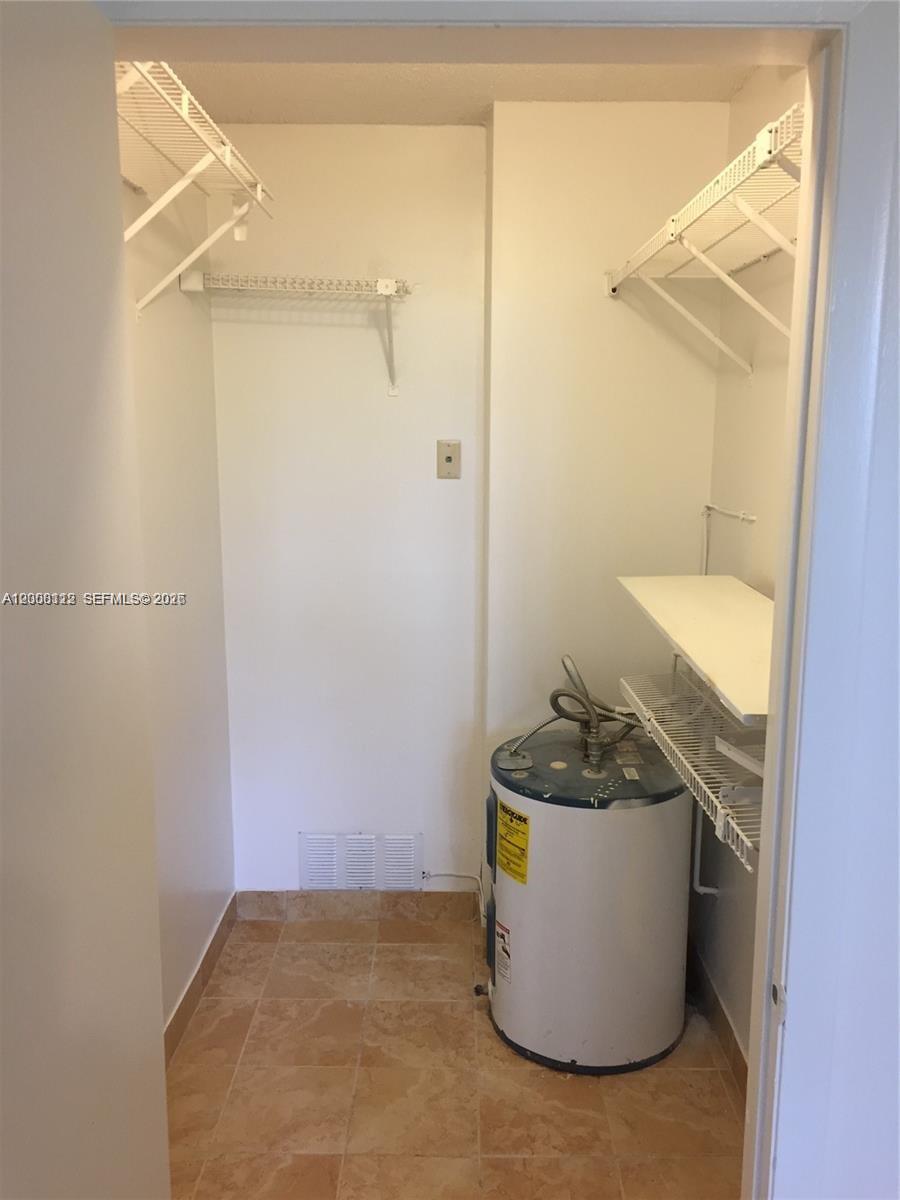 LAS VISTAS AT DORAL CONDO - Residential