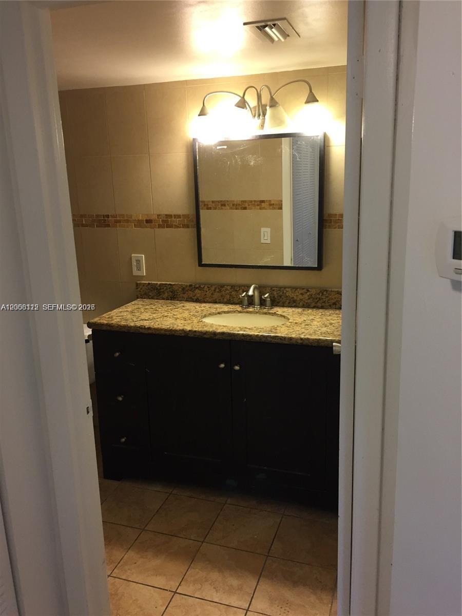 LAS VISTAS AT DORAL CONDO - Residential