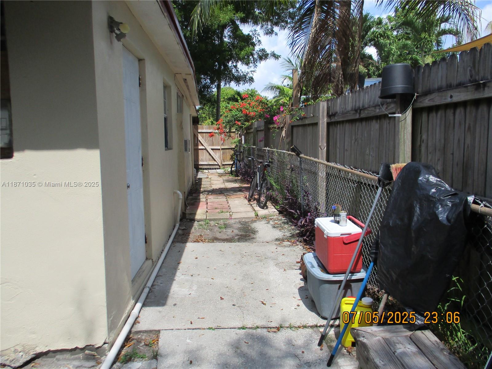 LAKE FOREST SEC ONE - Residential